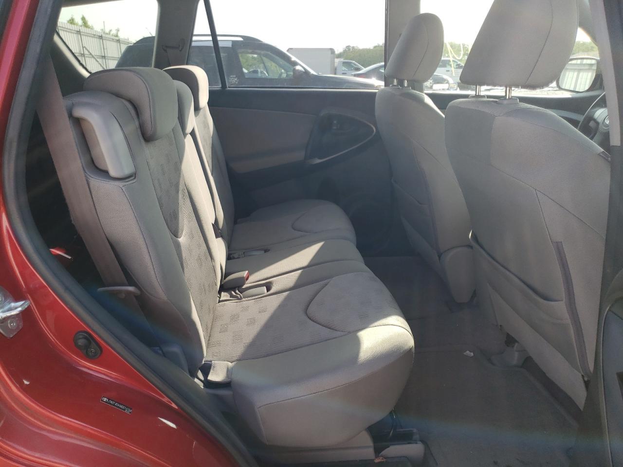 Photo 6 from auction – 2010 TOYOTA RAV4 with VIN JTMZF4DV4AD016764