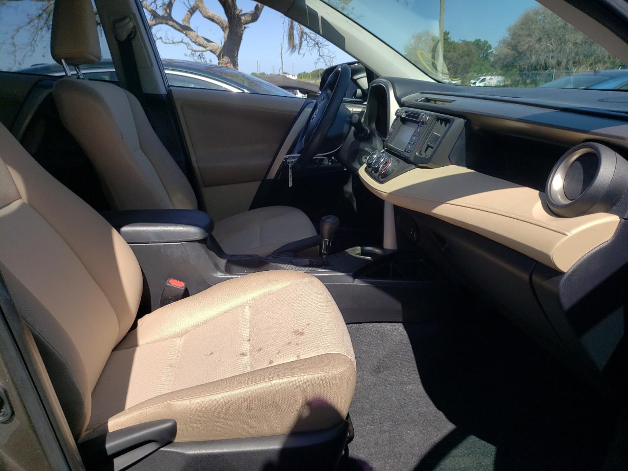 Photo 5 from auction – 2013 TOYOTA RAV4 LE with VIN 2T3BFREV0DW007869