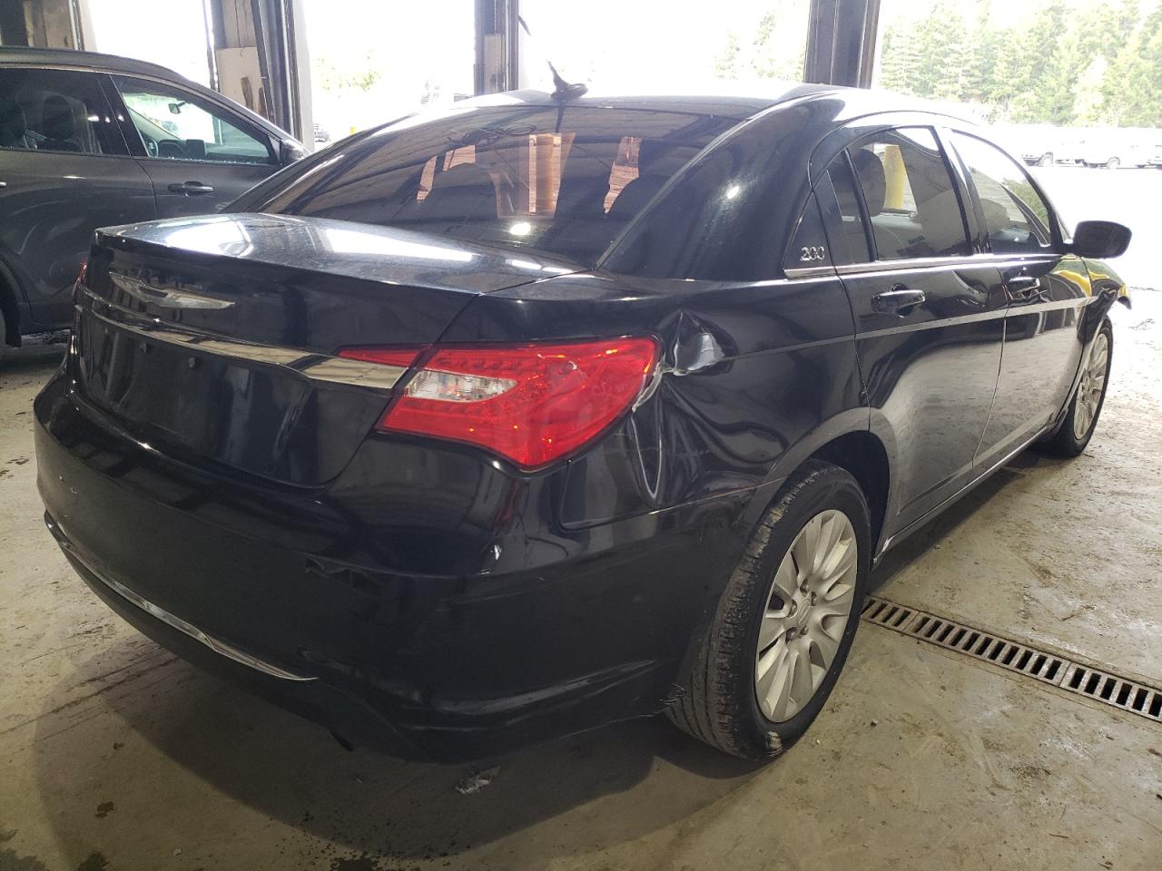 Photo 4 from auction – 2012 CHRYSLER 200 LX with VIN 1C3CCBAB7CN167130