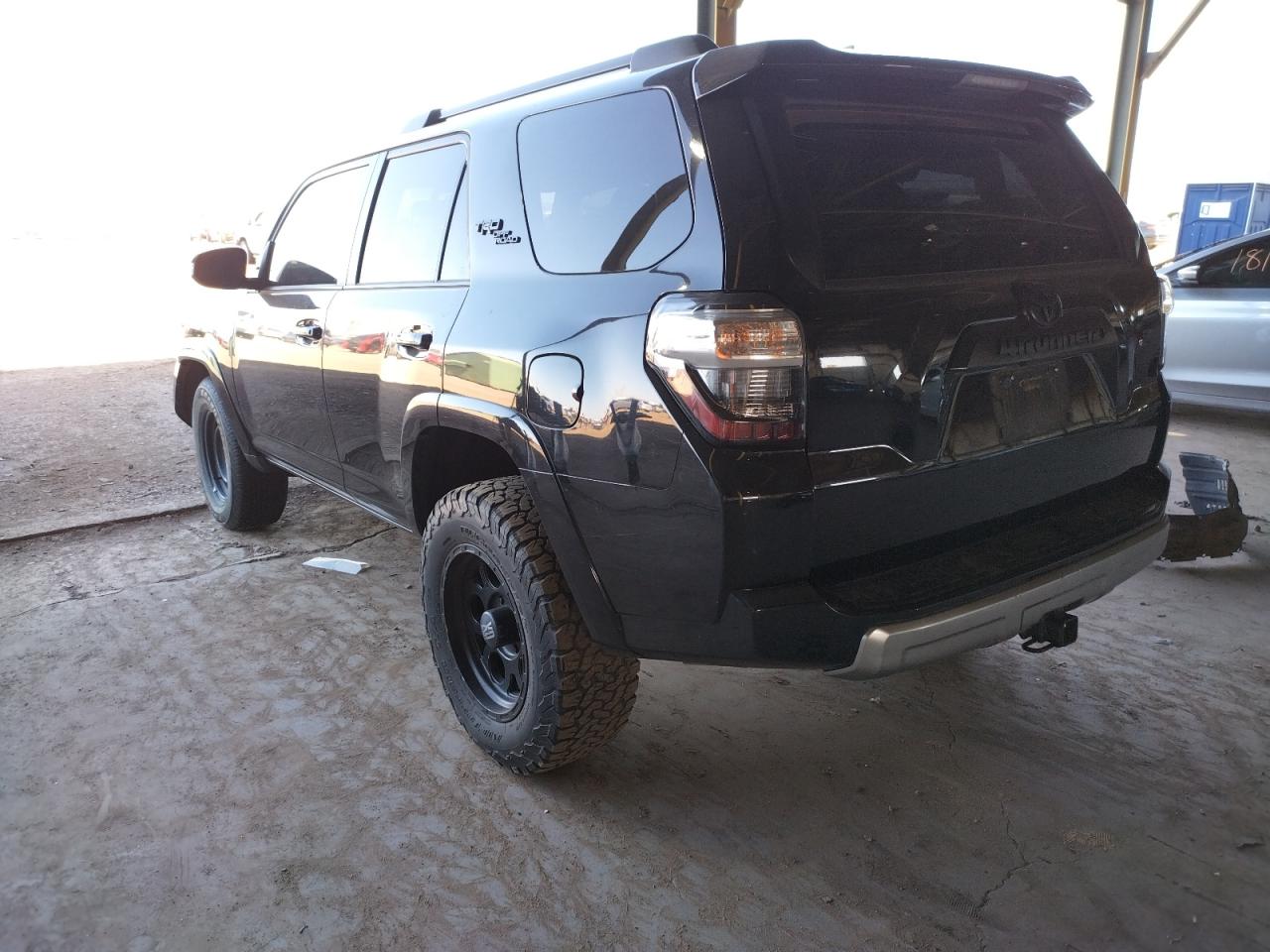 Photo 3 from auction – 2019 TOYOTA 4RUNNER SR with VIN JTEBU5JR1K5643918