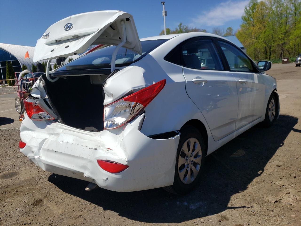 Photo 4 from auction – 2015 HYUNDAI ACCENT GLS with VIN KMHCT4AE9FU893899
