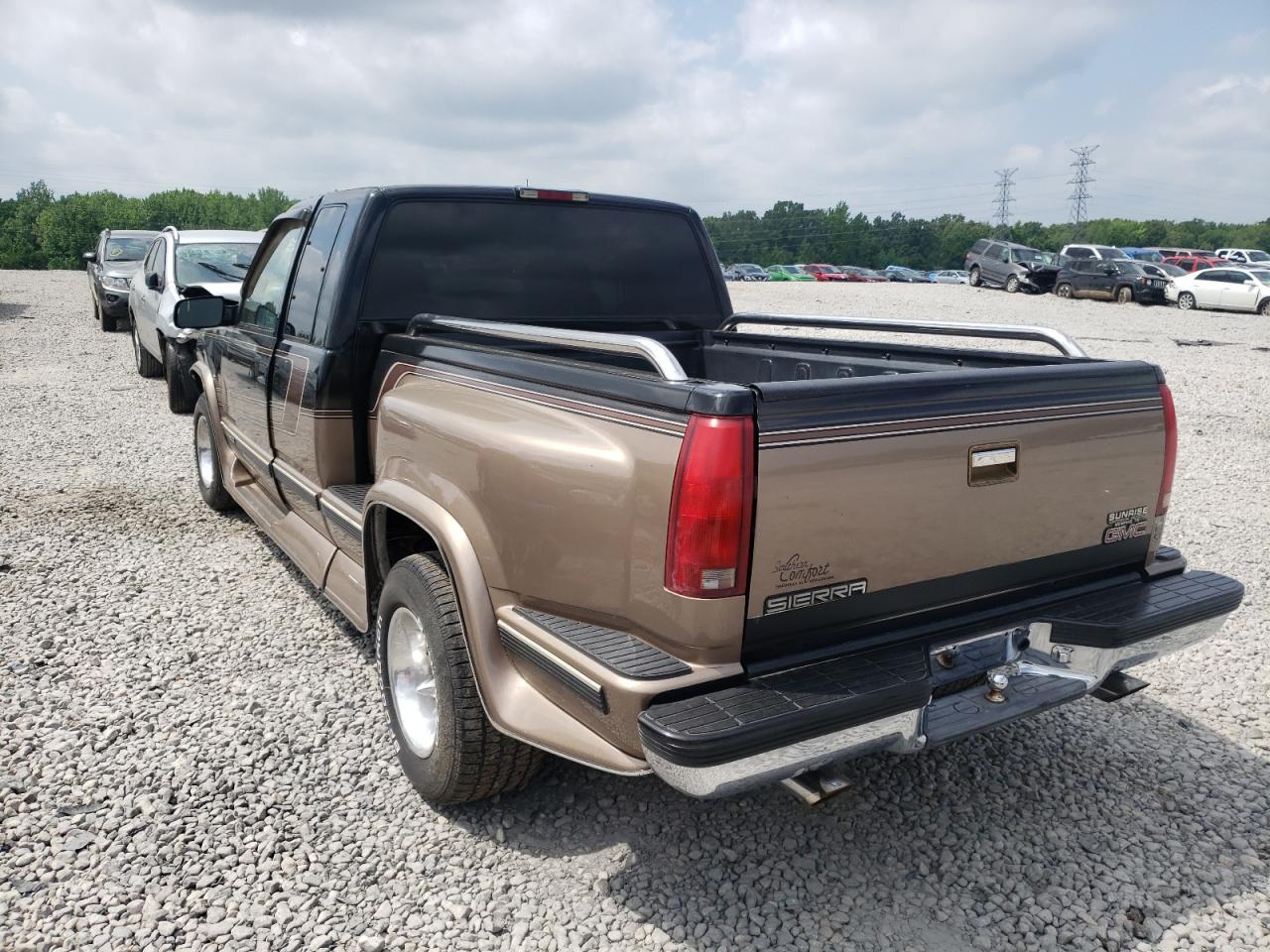 Фото 3 с аукциона – 1998 GMC SIERRA C15 с VIN 2GDEC19R5W1515024