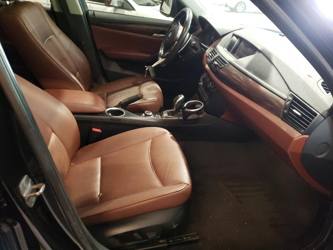 Photo 5 from auction – 2013 BMW X1 XDRIVE2 with VIN WBAVL1C53DVR85944