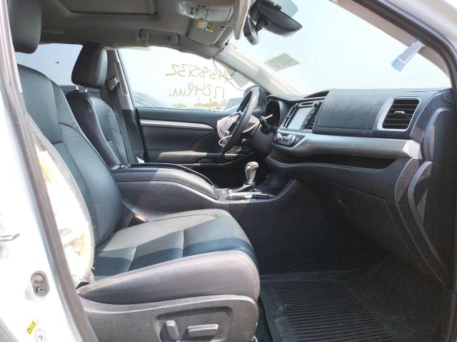 Photo 5 from auction – 2019 TOYOTA HIGHLANDER with VIN 5TDJZRFH4KS577920