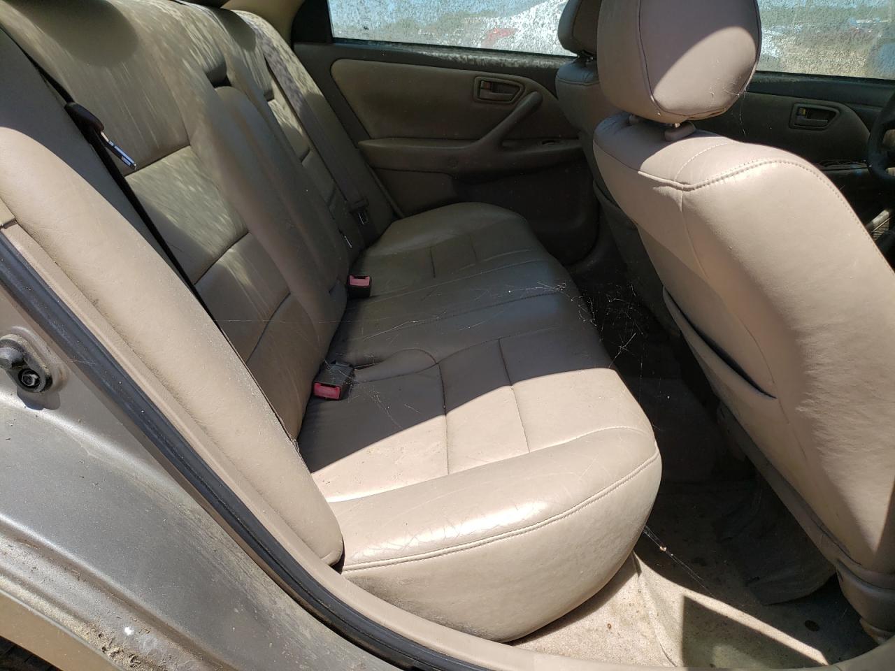 Photo 6 from auction – 2001 TOYOTA CAMRY CE with VIN 4T1BG22K81U091068