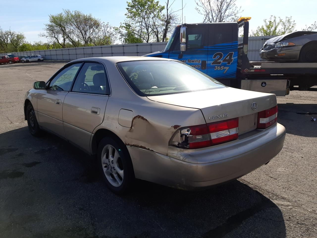 Photo 3 from auction – 2000 LEXUS ES 300 with VIN JT8BF28G7Y0263178