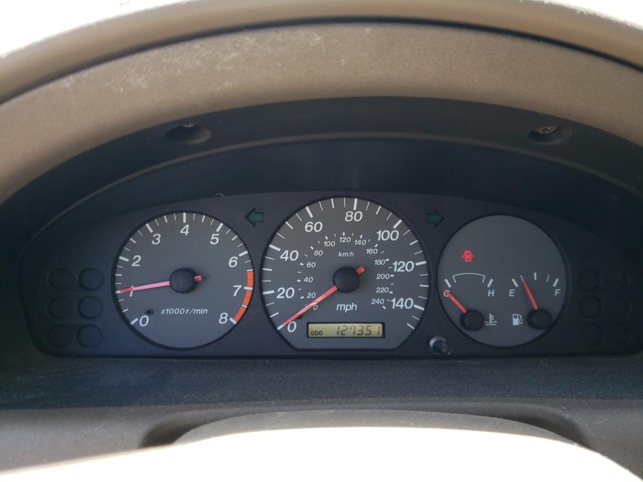 Photo 8 from auction – 2001 MAZDA 626 ES with VIN 1YVGF22C915245426
