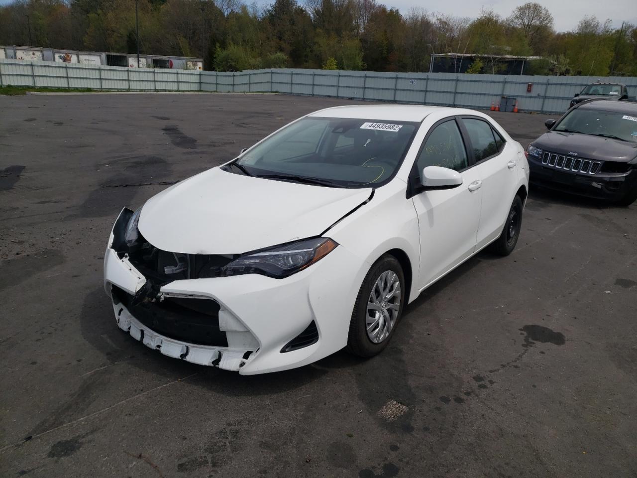 Photo 2 from auction – 2017 TOYOTA COROLLA L with VIN 5YFBURHEXHP579212