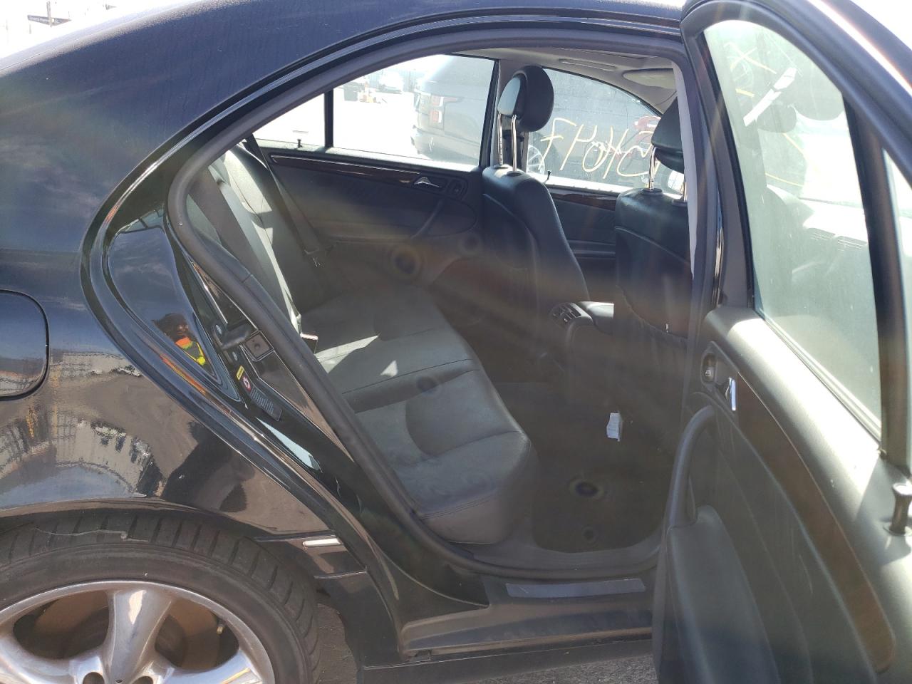 Photo 6 from auction – 2001 MERCEDES-BENZ C 320 with VIN WDBRF64J91F073148