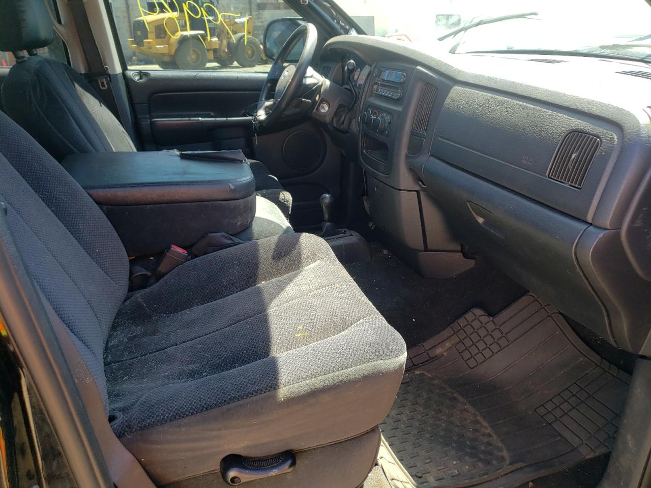 Photo 5 from auction – 2004 DODGE RAM 1500 S with VIN 1D7HU18D44S642550