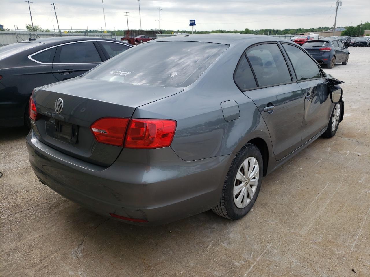 Photo 4 from auction – 2014 VOLKSWAGEN JETTA BASE with VIN 3VW2K7AJ5EM324789