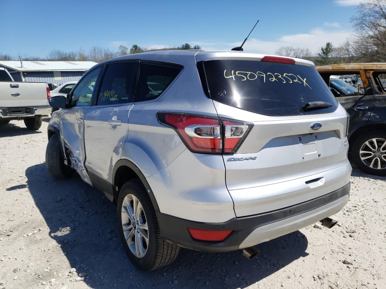 Photo 3 from auction – 2017 FORD ESCAPE SE with VIN 1FMCU0GD8HUA41356
