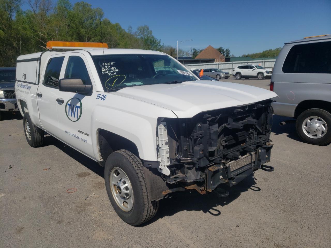 CHEVROLET SILVERADO 2015 with VIN 1GC1KUEG7FF547218 - Photo from auction