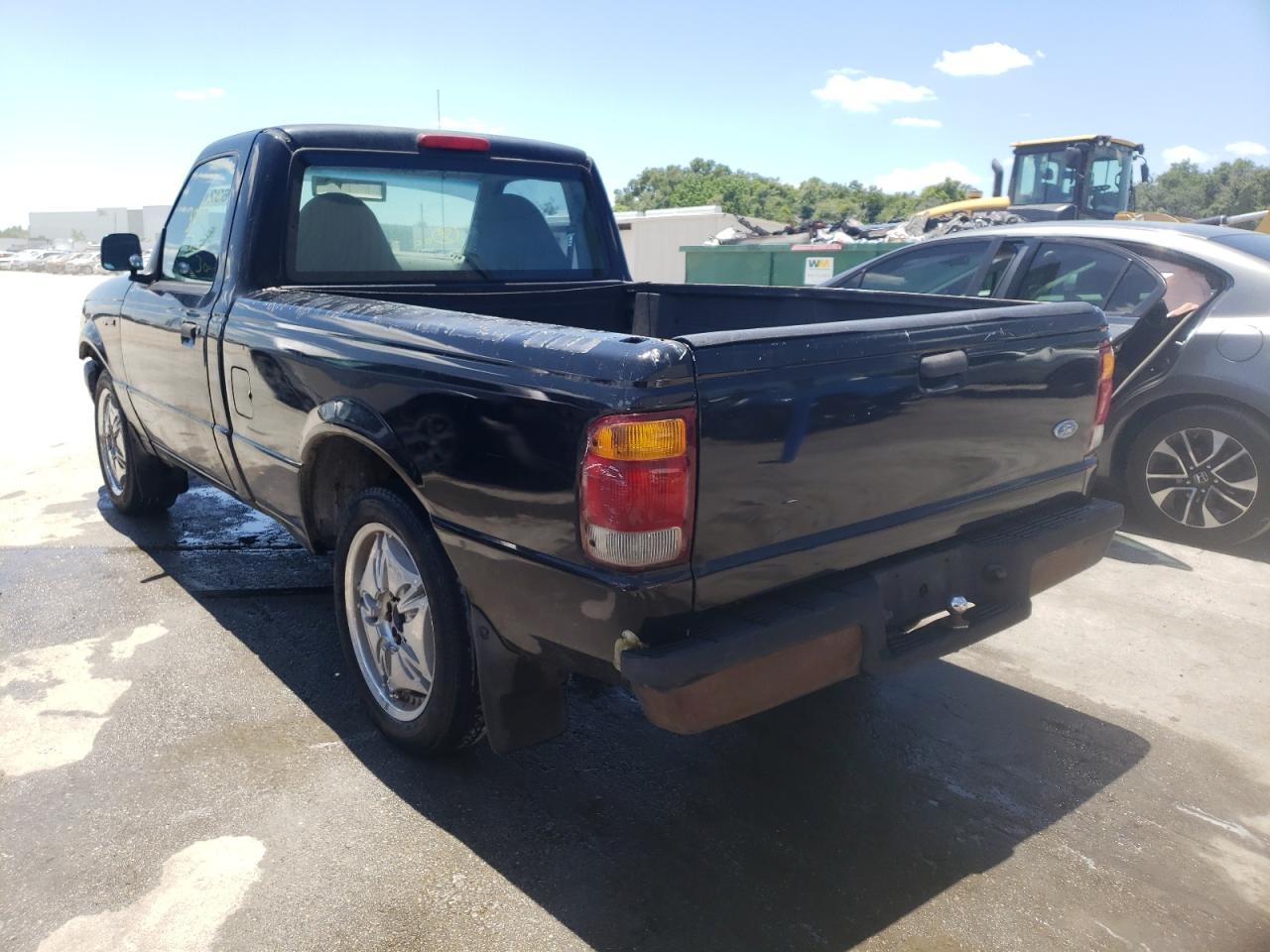 Фото 3 с аукциона – 1999 FORD RANGER с VIN 1FTYR10C1XTA12871