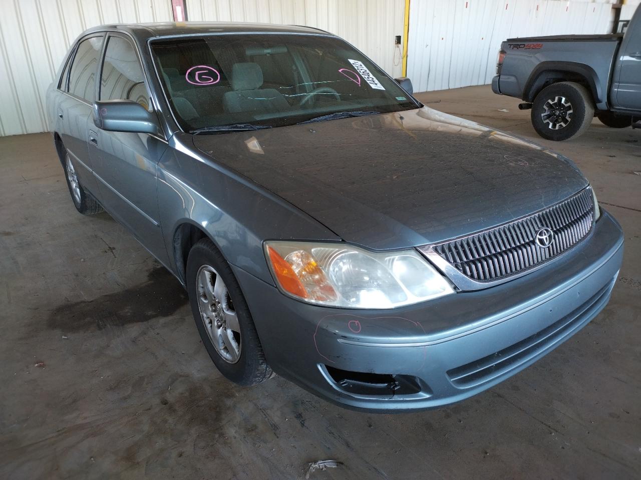 TOYOTA AVALON XL 2002 with VIN 4T1BF28B02U251066 - Photo from auction