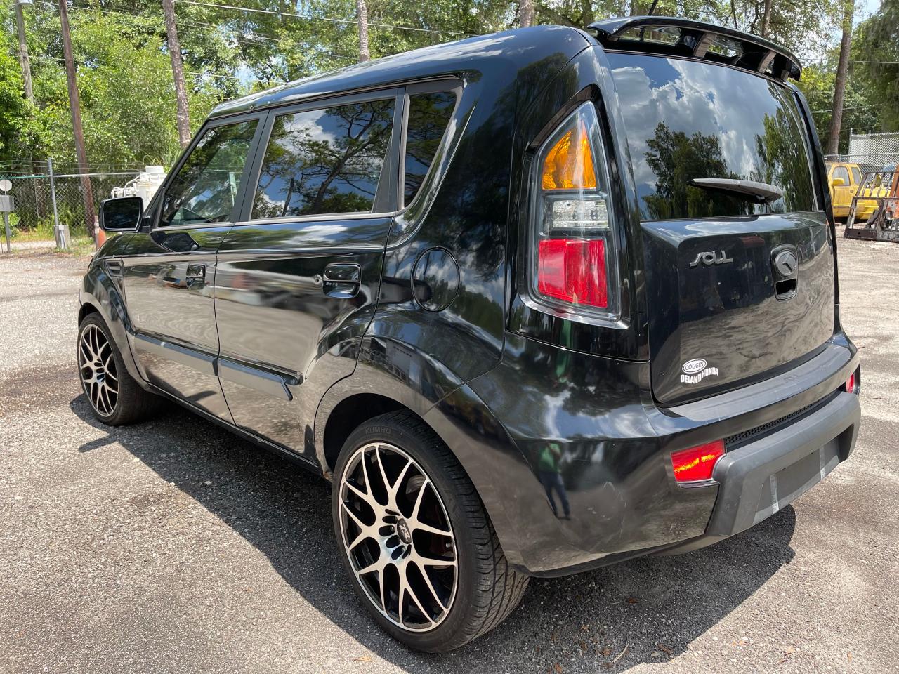 Photo 3 from auction – 2010 KIA SOUL + with VIN KNDJT2A24A7138706