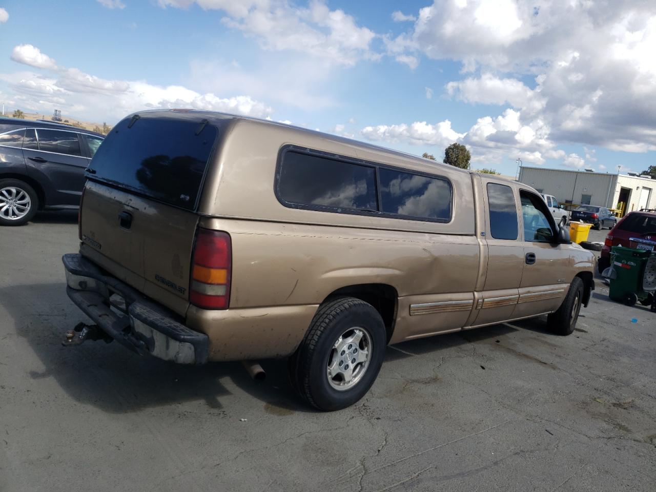 Photo 4 from auction – 2000 CHEVROLET SILVERADO with VIN 1GCEC19T0YE325276