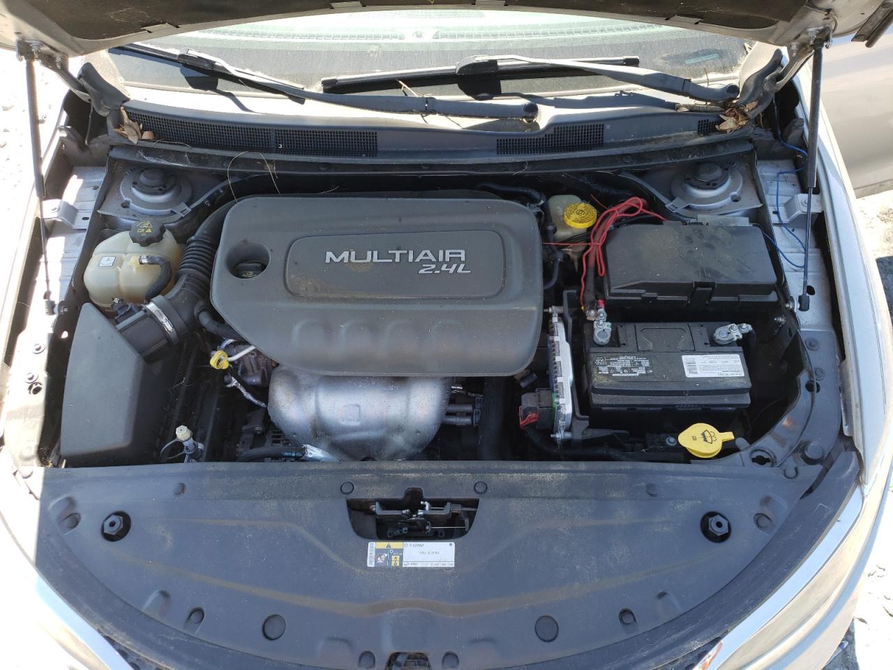 Photo 7 from auction – 2015 CHRYSLER 200 LIMITE with VIN 1C3CCCAB7FN596469