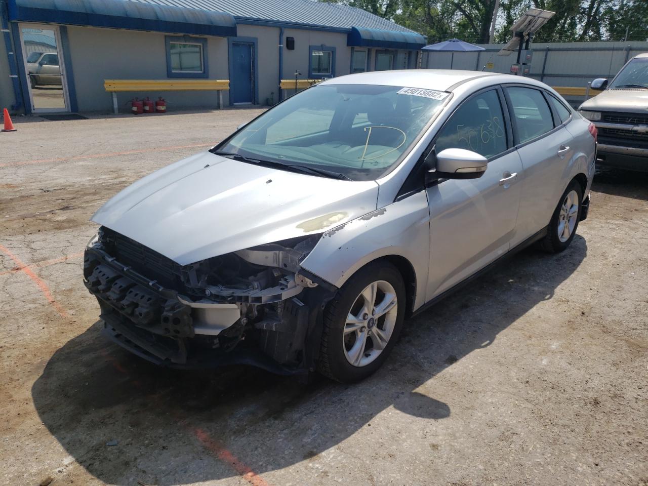 Photo 2 from auction – 2015 FORD FOCUS SE with VIN 1FADP3F2XFL368643