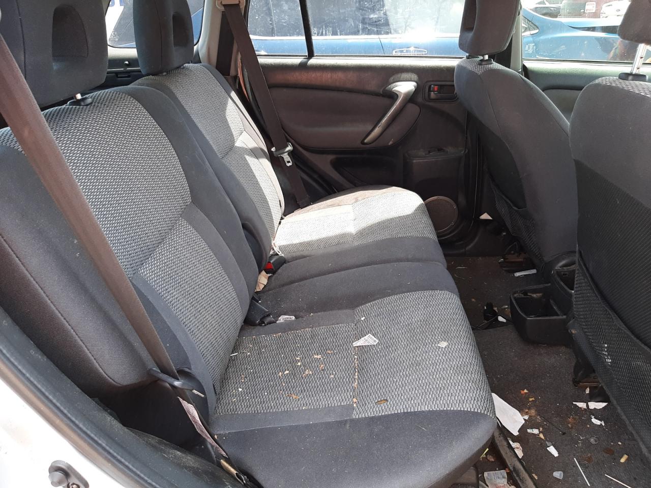 Photo 6 from auction – 2004 TOYOTA RAV4 with VIN JTEGD20V340033084
