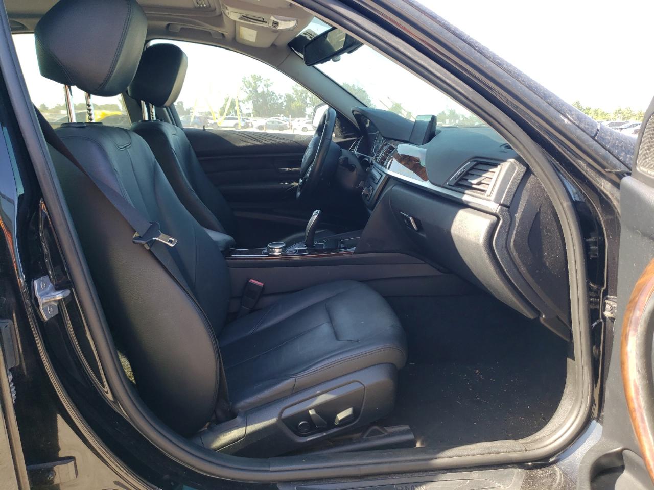 Photo 5 from auction – 2014 BMW 335 I with VIN WBA3A9G52ENR97462