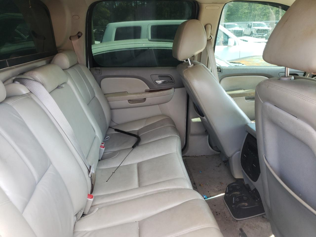 Photo 6 from auction – 2010 CHEVROLET AVALANCHE with VIN 3GNNCFE08AG195357