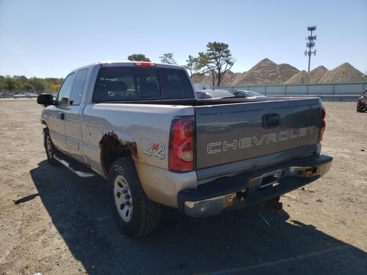 Photo 13 from auction – 2005 CHEVROLET SILVERADO with VIN 1GCEK19B65E228511