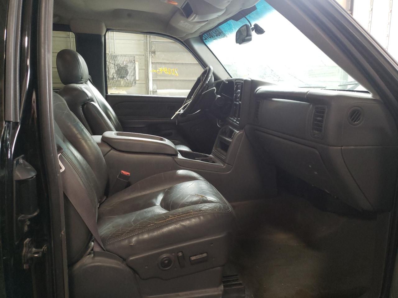 Photo 5 from auction – 2003 CHEVROLET SILVERADO with VIN 2GCEK19T931184513