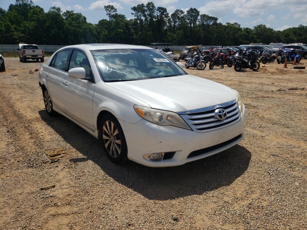 TOYOTA AVALON BAS 2011 with VIN 4T1BK3DB9BU420220 - Photo from auction