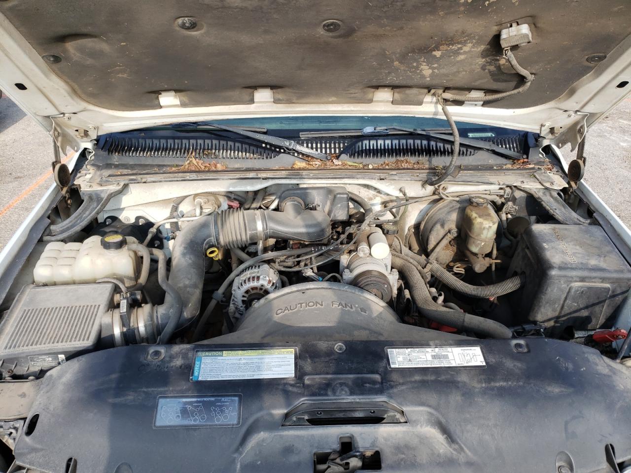 Photo 7 from auction – 2000 CHEVROLET SILVERADO with VIN 1GCEC14W1YE171095