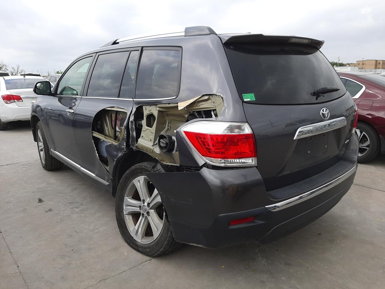 Photo 3 from auction – 2013 TOYOTA HIGHLANDER with VIN 5TDDK3EH1DS197551
