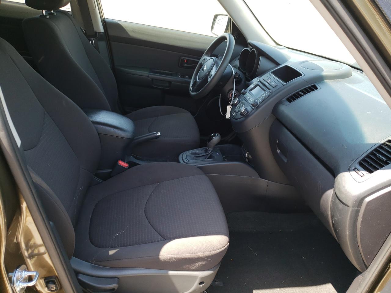 Photo 5 from auction – 2013 KIA SOUL with VIN KNDJT2A52D7530260