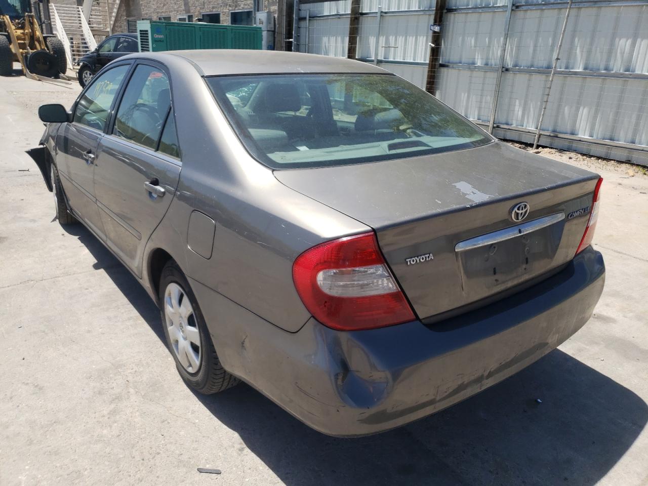 Photo 3 from auction – 2002 TOYOTA CAMRY LE with VIN 4T1BE32K72U584771