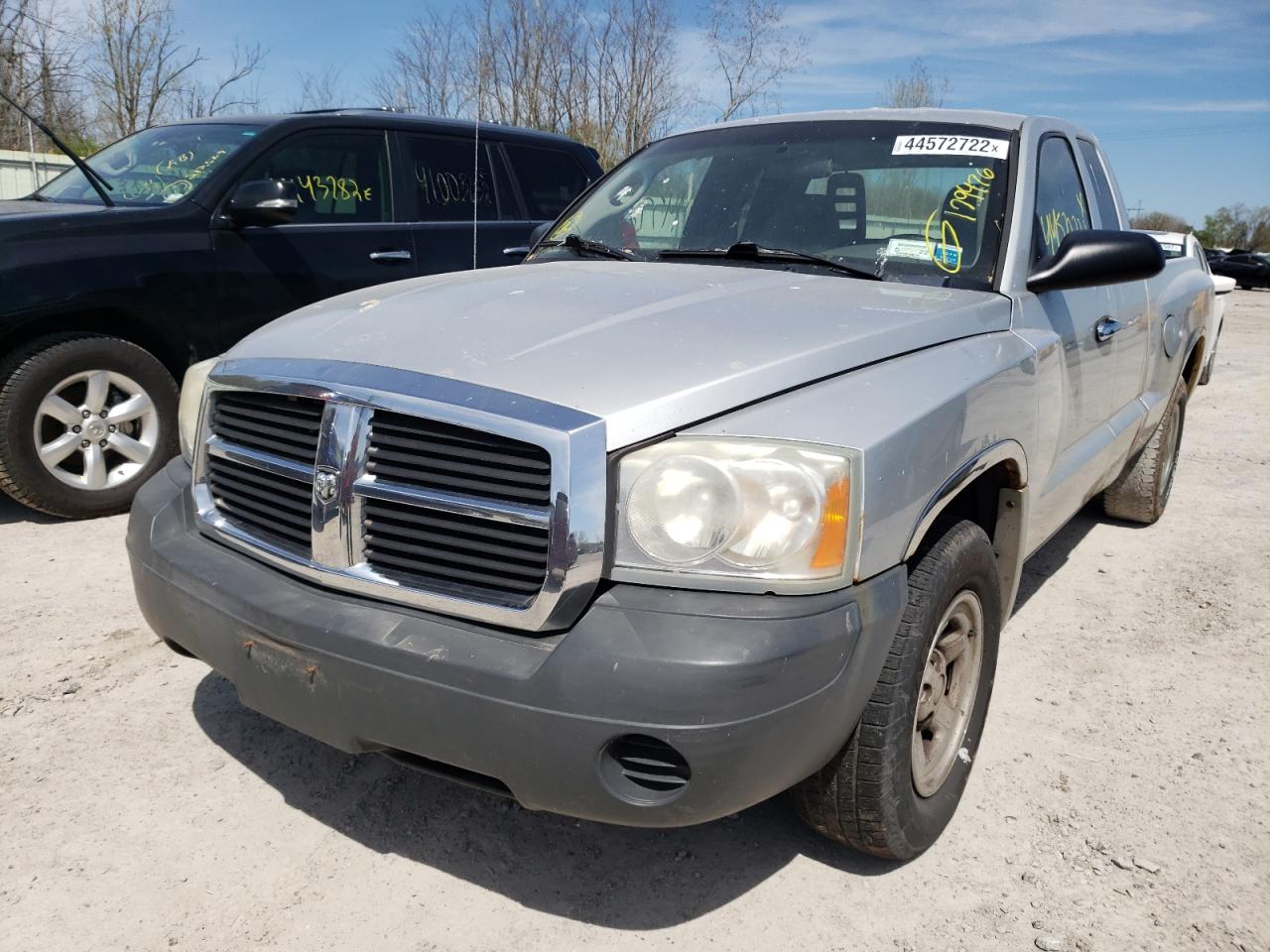 Photo 2 from auction – 2005 DODGE DAKOTA ST with VIN 1D7HE22N85S193668