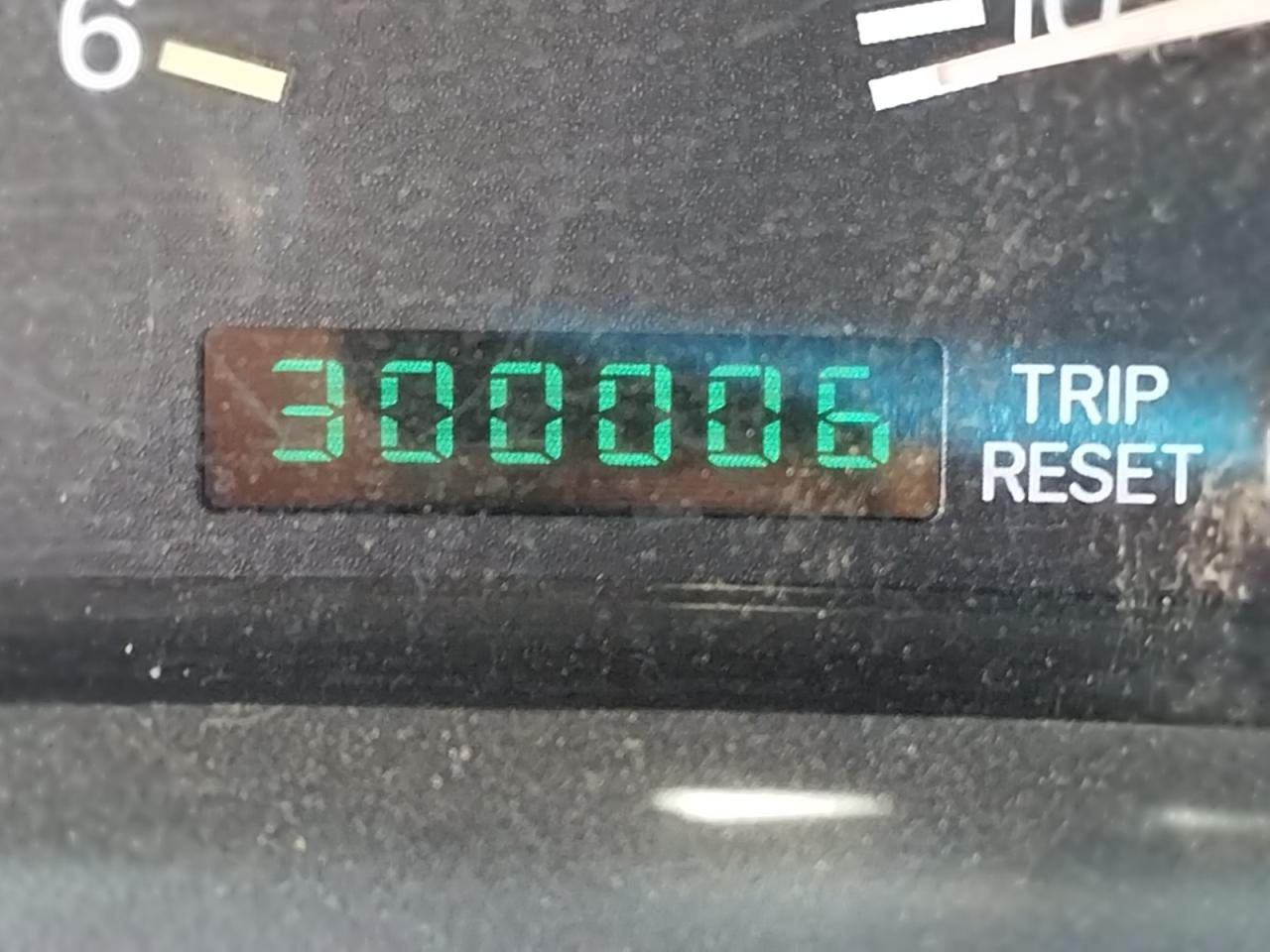 Photo 8 from auction – 2000 JEEP CHEROKEE S with VIN 1J4FF48S1YL212741