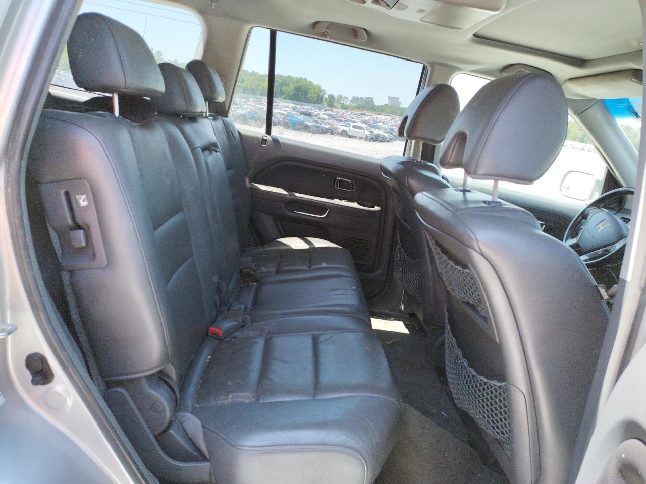 Photo 6 from auction – 2006 HONDA PILOT EX with VIN 5FNYF28696B047544