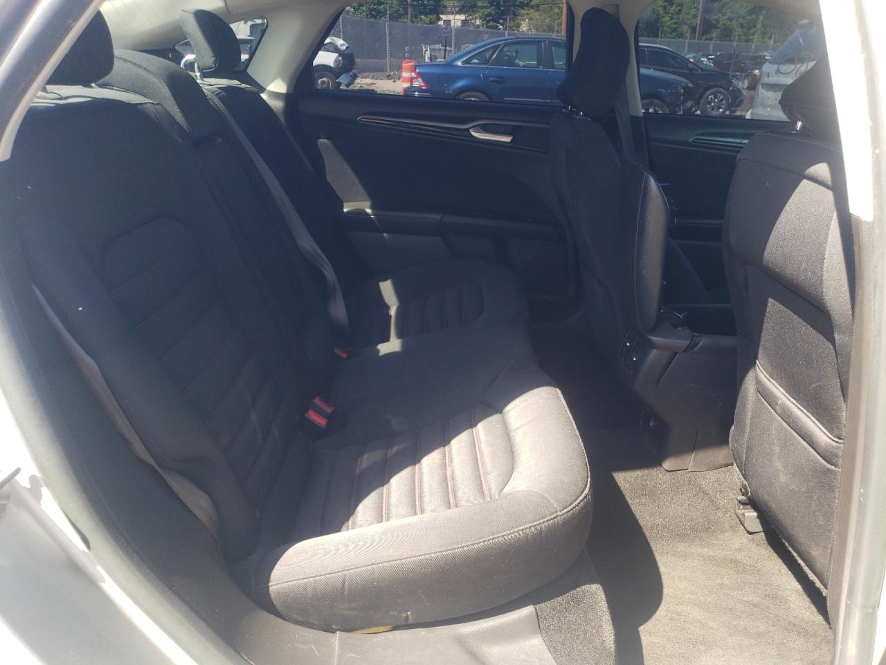Photo 6 from auction – 2016 FORD FUSION SE with VIN 3FA6P0HD8GR149043