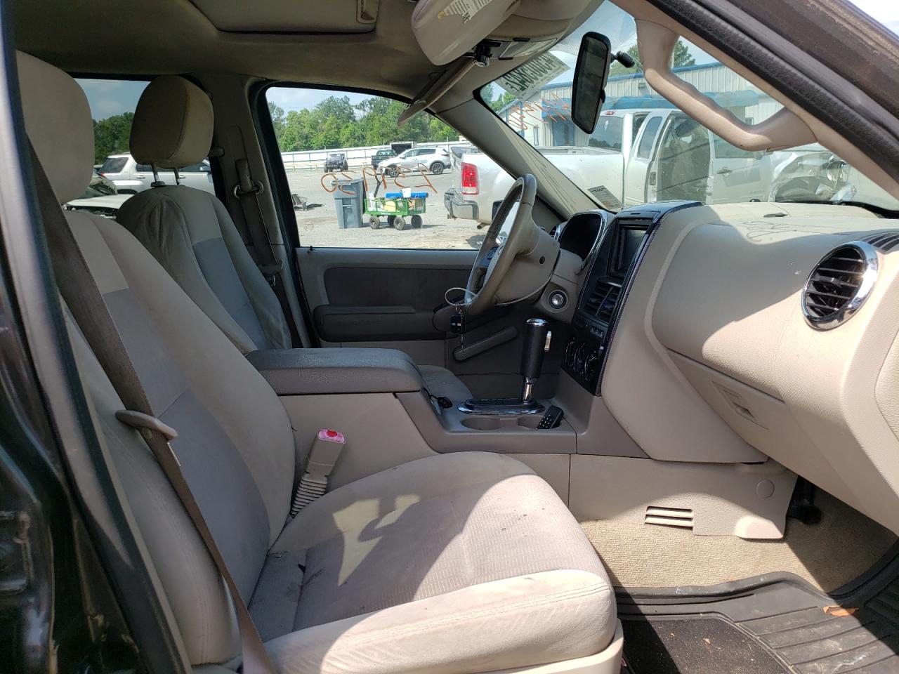 Photo 5 from auction – 2007 FORD EXPLORER X with VIN 1FMEU73E87UA99336
