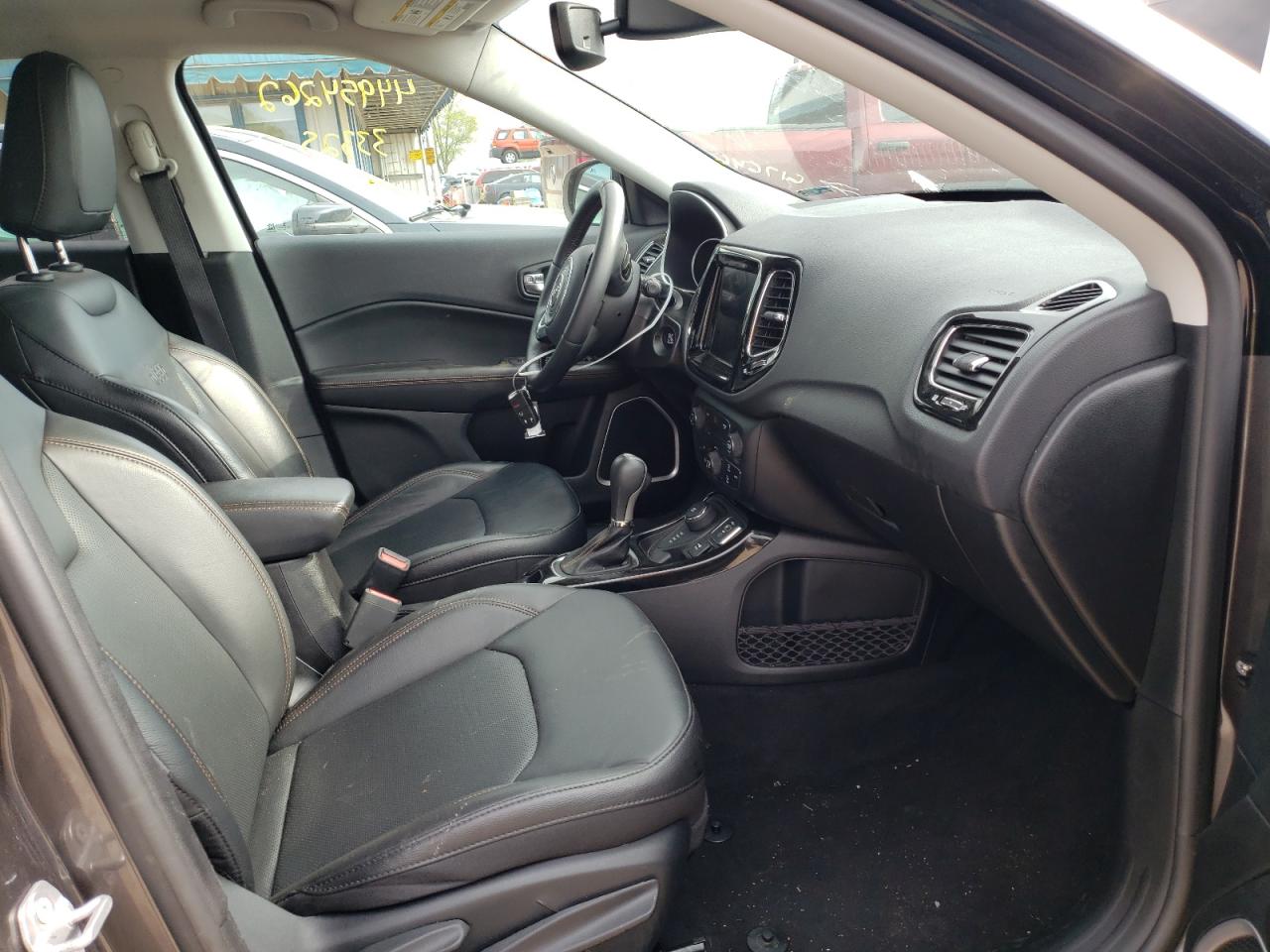 Foto 5 de la subasta – 2019 JEEP COMPASS LI con VIN 3C4NJDCB1KT617646