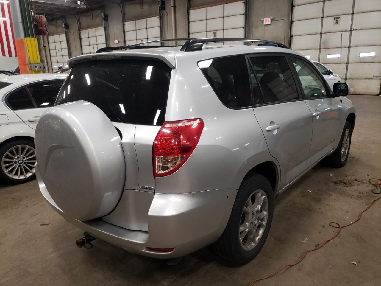 Photo 4 from auction – 2007 TOYOTA RAV4 with VIN JTMBD31V376047264
