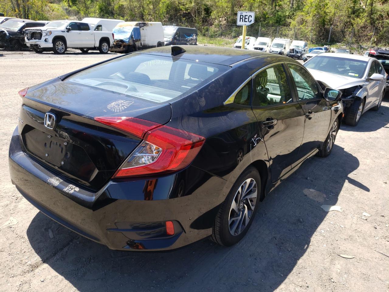 Photo 4 from auction – 2018 HONDA CIVIC EX with VIN 2HGFC2F7XJH611167