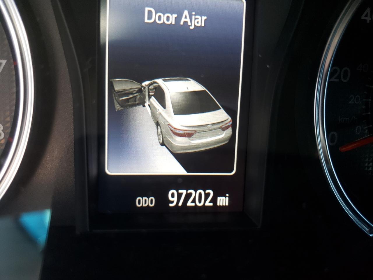 Photo 8 from auction – 2017 TOYOTA CAMRY LE with VIN 4T1BF1FK6HU310126