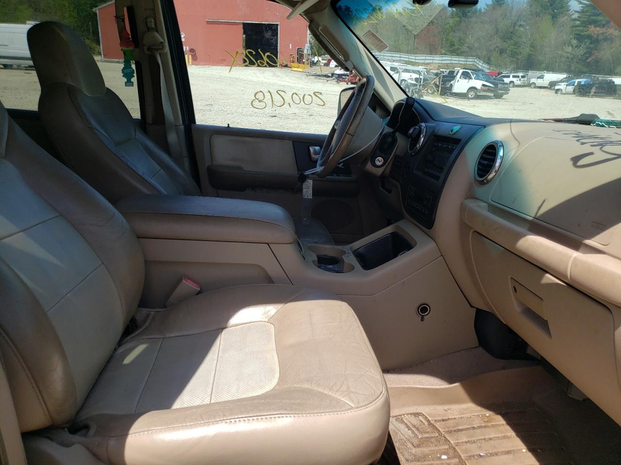 Photo 5 from auction – 2004 FORD EXPEDITION with VIN 1FMFU18L24LB40117