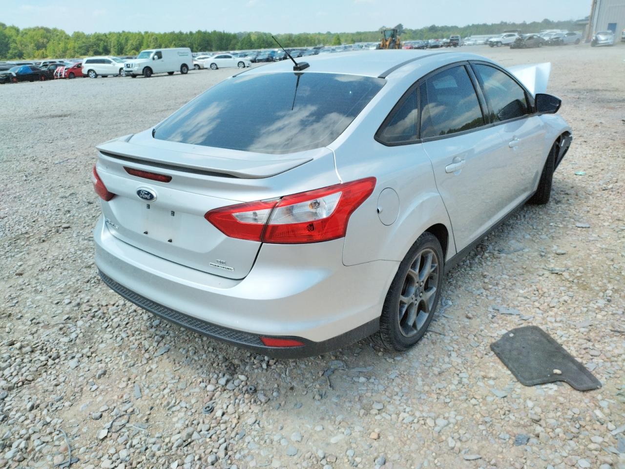 Photo 4 from auction – 2013 FORD FOCUS SE with VIN 1FADP3F29DL331127