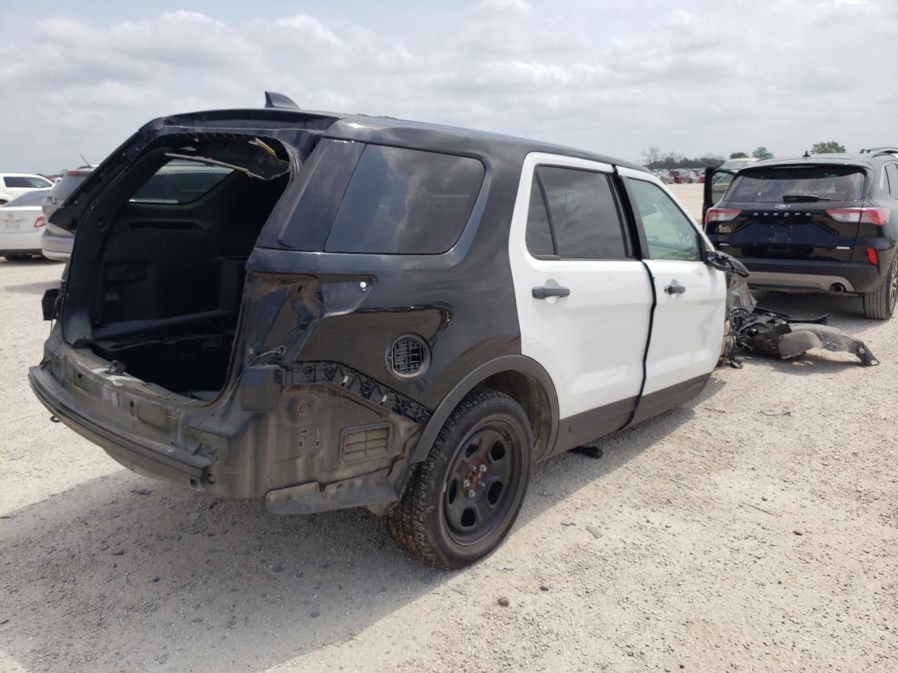 Photo 16 from auction – 2018 FORD EXPLORER P with VIN 1FM5K8AR5JGA72229