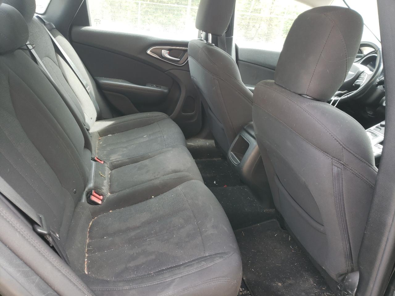 Photo 6 from auction – 2015 CHRYSLER 200 LIMITE with VIN 1C3CCCAB8FN722273