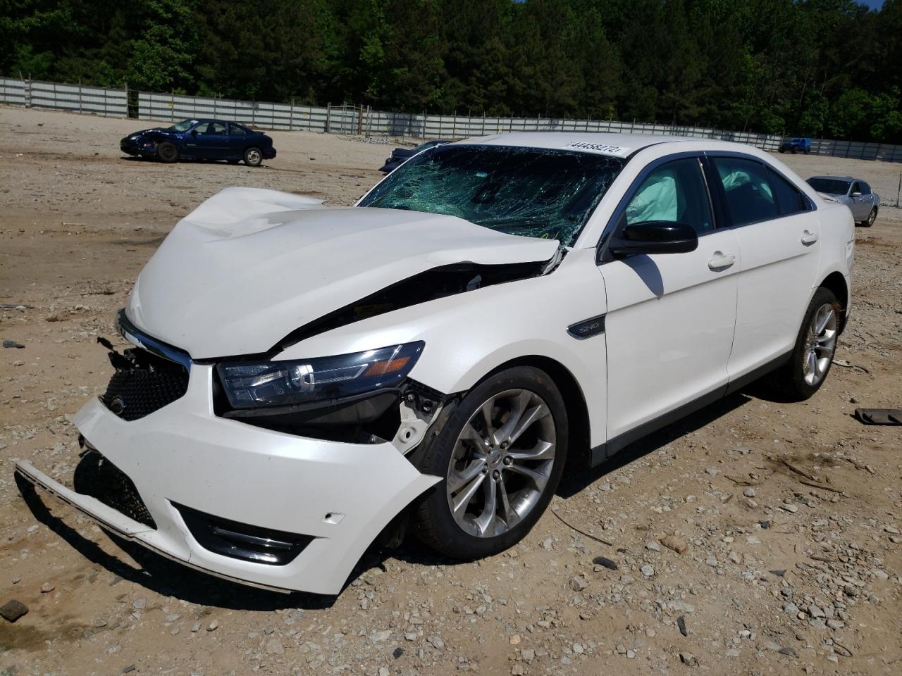 Photo 2 from auction – 2013 FORD TAURUS SHO with VIN 1FAHP2KT5DG149492