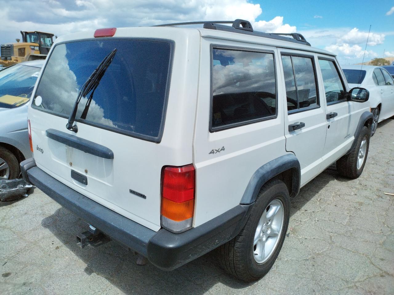 Photo 4 from auction – 2000 JEEP CHEROKEE S with VIN 1J4FF48S1YL212741
