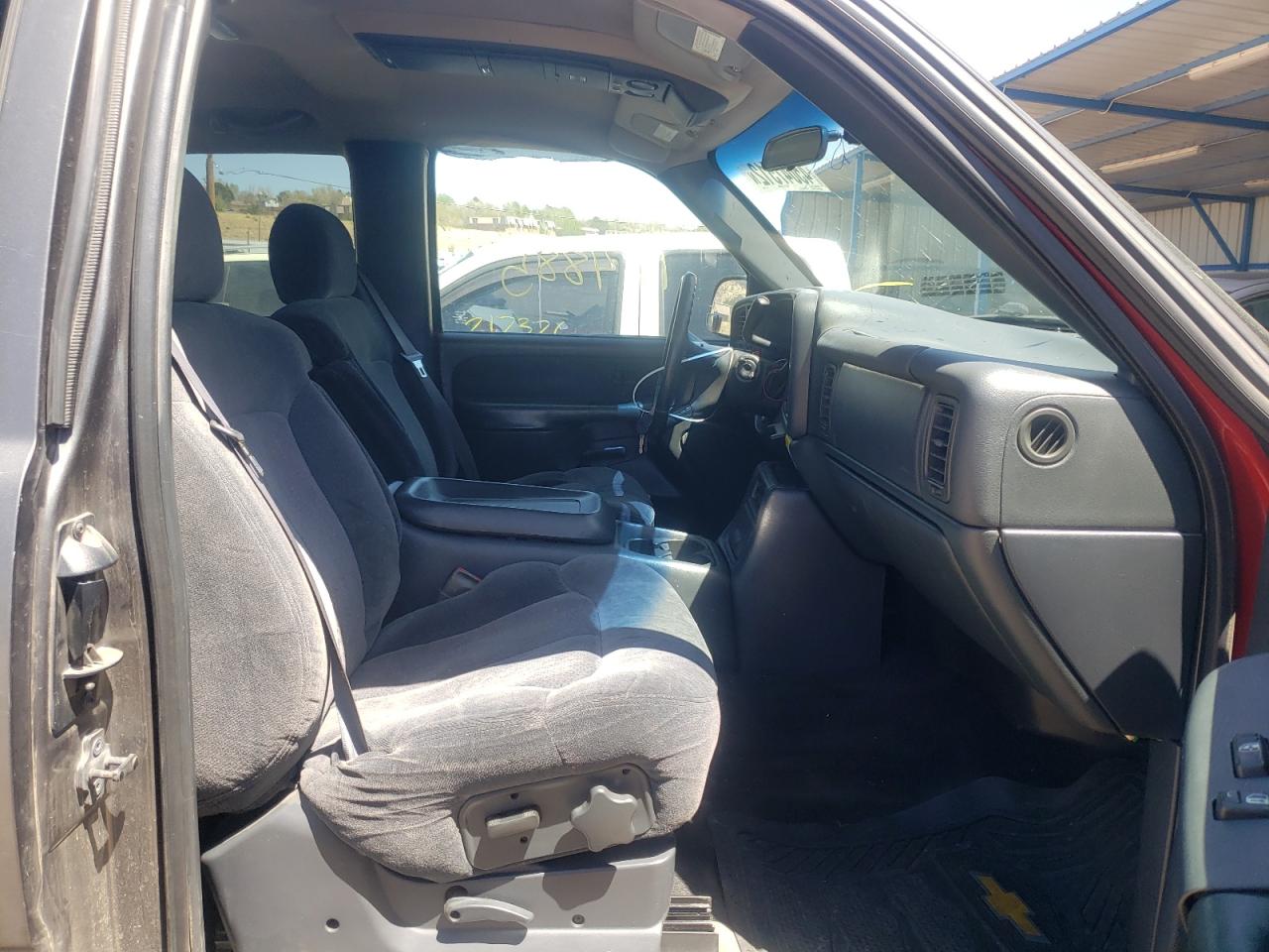 Photo 5 from auction – 2000 CHEVROLET SILVERADO with VIN 2GCEK19T1Y1172606
