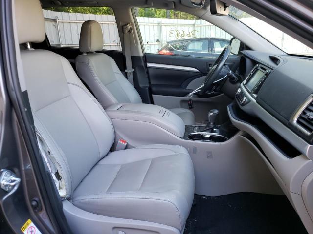 Photo 5 from auction – 2019 TOYOTA HIGHLANDER with VIN 5TDKZRFH2KS333431